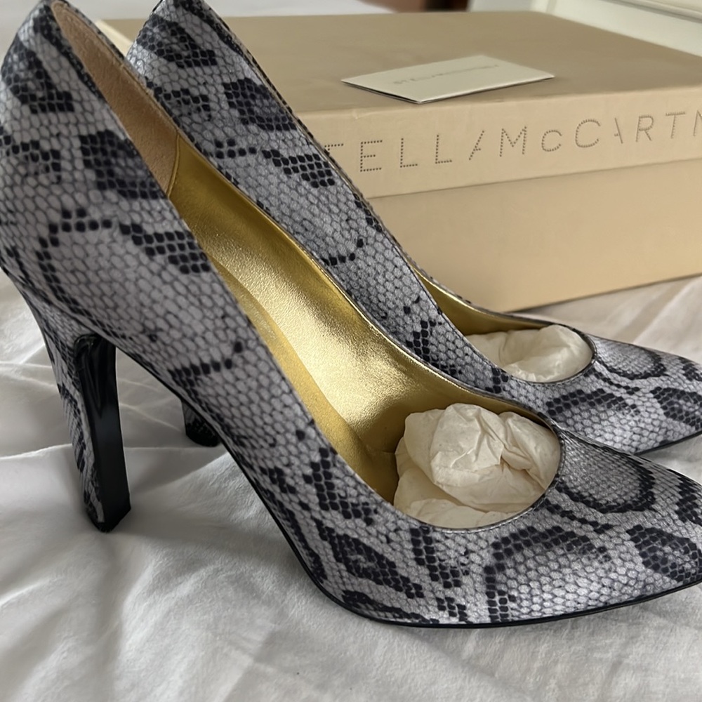 New Stella McCartney Python Paint Point Toe - Picture 2 of 6